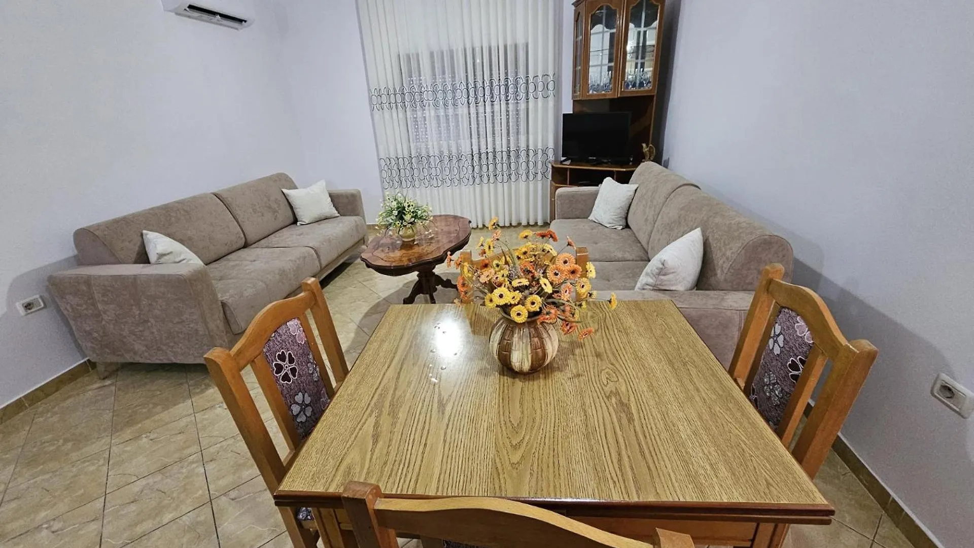 Diana'S Apartment Berat